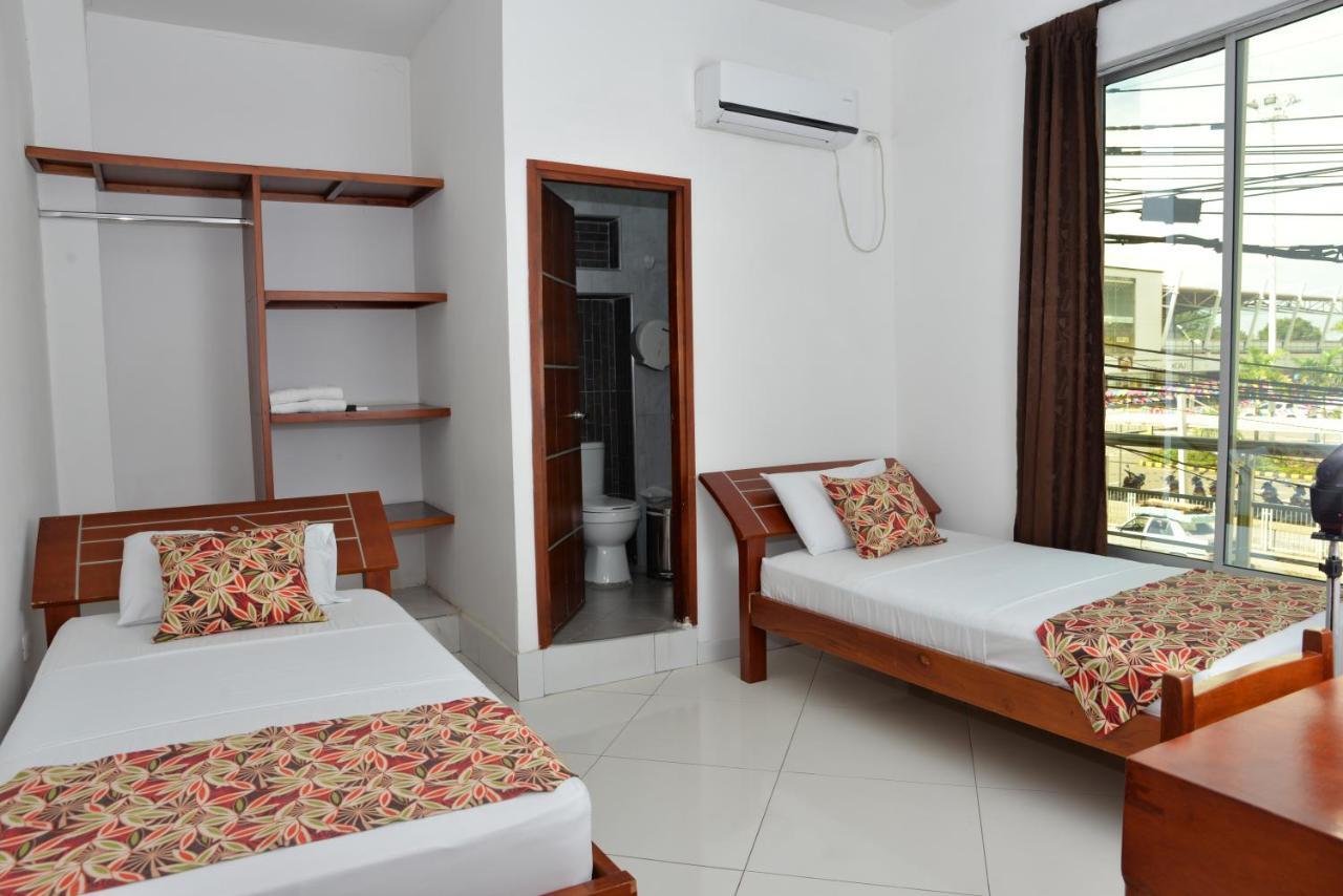 Hotel Canoa Inn Caucasia Extérieur photo